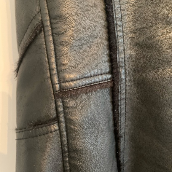 Vest - Picture 4 of 4